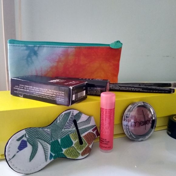 8 pc Make up Bundle (NTW) - Picture 5 of 9